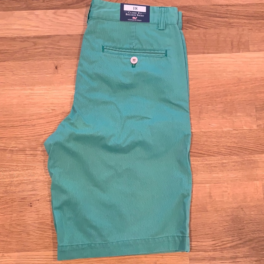 Vineyard Vines Boys Breaker Shorts - size 18